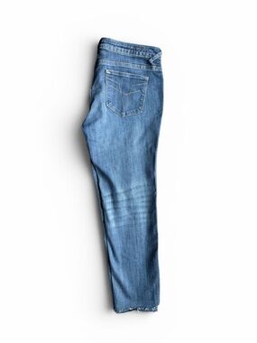 Vigoss The Chelsea Skinny Distressed Light Wash Jeans Women’s size 30